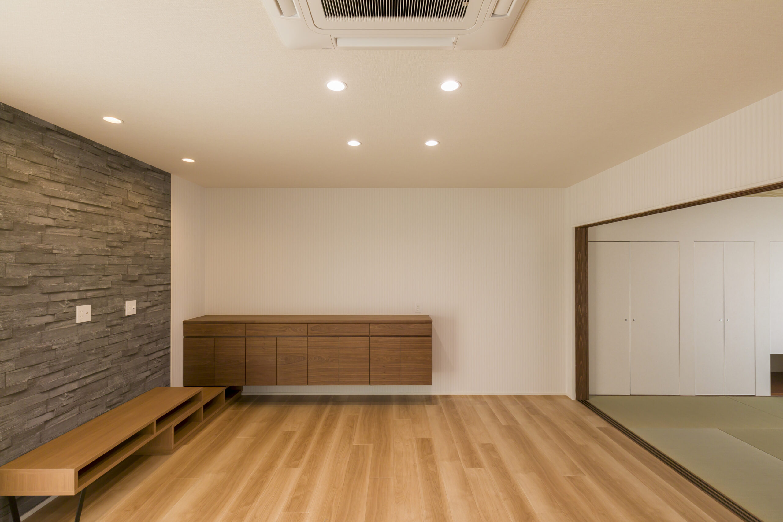 スライダ―｜メイン画像